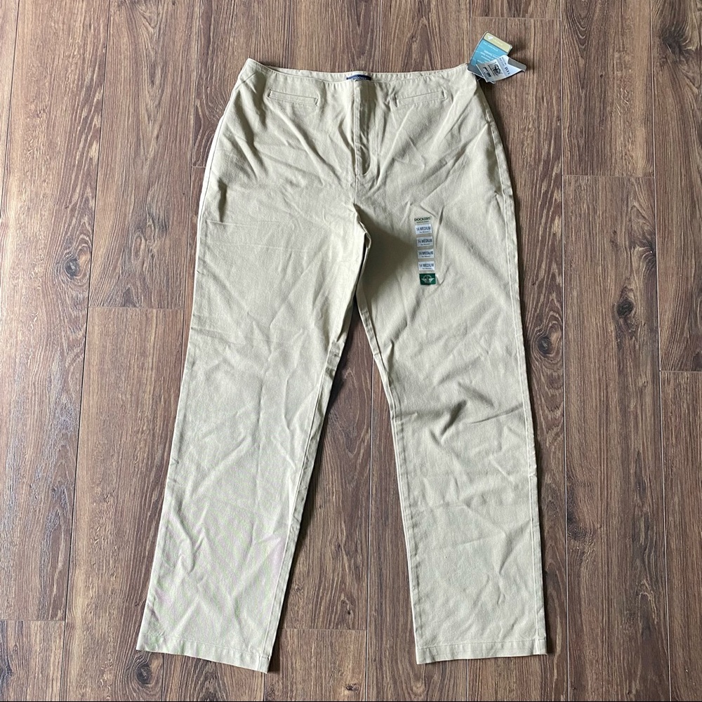 Women’s Dockers khakis size 14